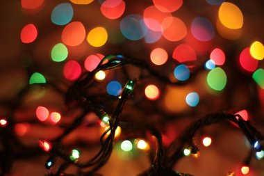 Çok renkli Garland Bokeh Noel arkaplanı