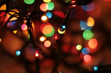 Çok renkli Garland Bokeh Noel arkaplanı