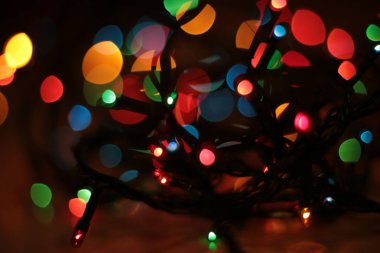 Çok renkli Garland Bokeh Noel arkaplanı