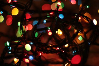 Çok renkli Garland Bokeh Noel arkaplanı