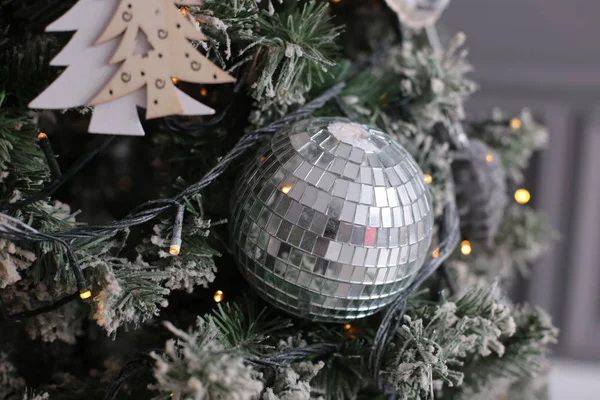 Decorative Christmas Tree Toy Macro Photo Shining Background Beads — Stock Photo, Image