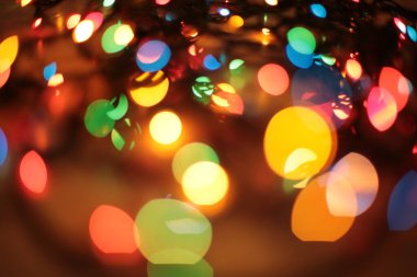 Odak dışında çok renkli zarif çelenk Bokeh Noel makro arkaplanı