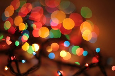 Odak dışında çok renkli zarif çelenk Bokeh Noel makro arkaplanı