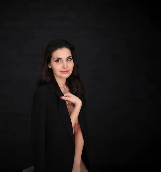 Retrato Uma Bela Jovem Mulher Com Cabelo Escuro Jaqueta Homem — Fotografia de Stock