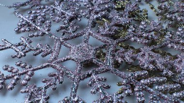 Şenlikli Noel arkaplanı Bokeh çelengi ve ışıltılı maytap.