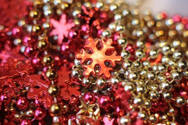 Noel çelengi parlak, sulu arka plan