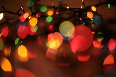 Noel çelengi parlak, sulu arka plan