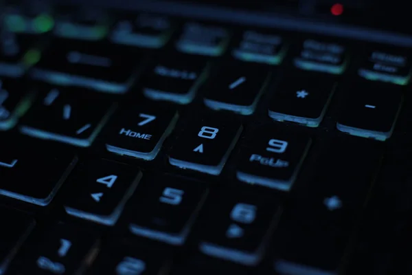鮮やかなマルチカラーのマクロブラックキーボードボタンの背景 — ストック写真