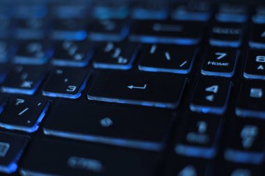 parlak çok renkli makrosiyah klavye düğmesi arkaplanı