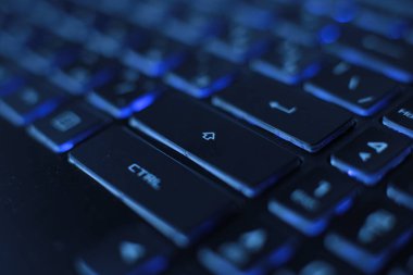 parlak çok renkli makrosiyah klavye düğmesi arkaplanı