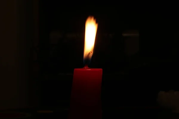 Rote Kerze Brennt Feuer Hintergrund — Stockfoto