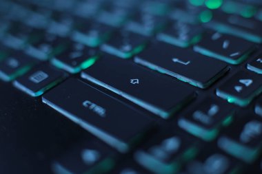 parlak çok renkli makro arkaplan düğmesi siyah dizüstü bilgisayar klavye teknolojisi titreşimi