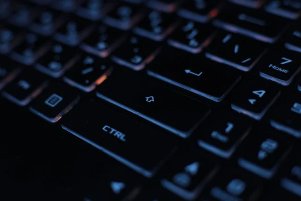 明るいマルチカラーマクロ背景ボタンブラックノートパソコンのキーボード技術のフリッカー — ストック写真