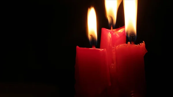 Огненная Красная Свеча Горит Фоновый Огонь — стоковое фото