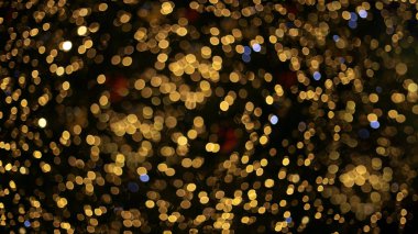 Rengarenk çelenk ışıkları.