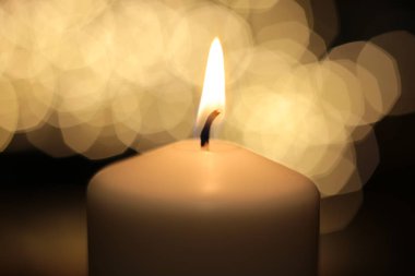  Alev beyazı mum arka plan ateşini yakar