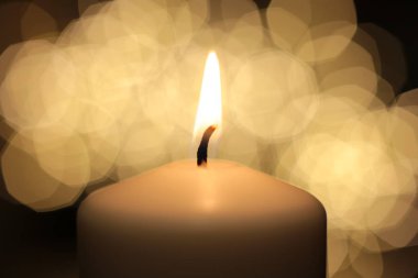  Alev beyazı mum arka plan ateşini yakar