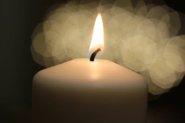  Alev beyazı mum arka plan ateşini yakar