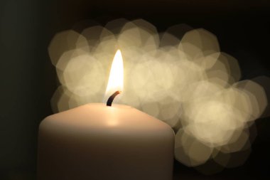  Alev beyazı mum arka plan ateşini yakar