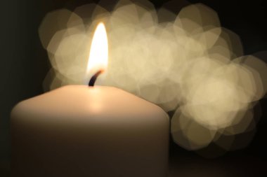  Alev beyazı mum arka plan ateşini yakar