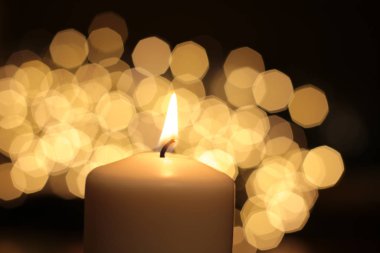  Alev beyazı mum arka plan ateşini yakar