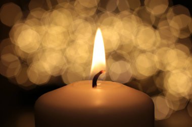  Alev beyazı mum arka plan ateşini yakar