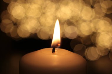  Alev beyazı mum arka plan ateşini yakar