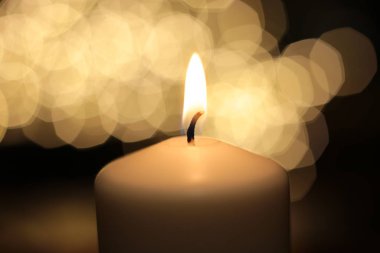  Alev beyazı mum arka plan ateşini yakar