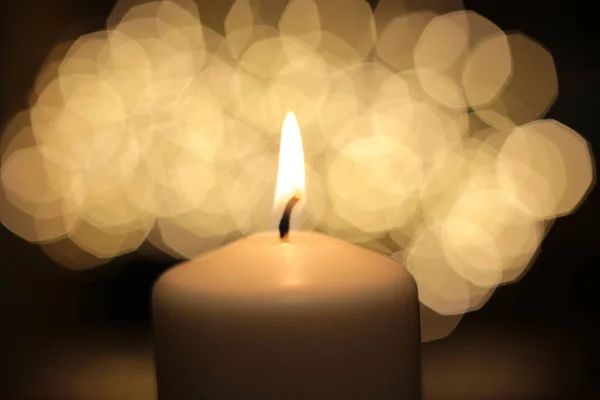  Alev beyazı mum arka plan ateşini yakar