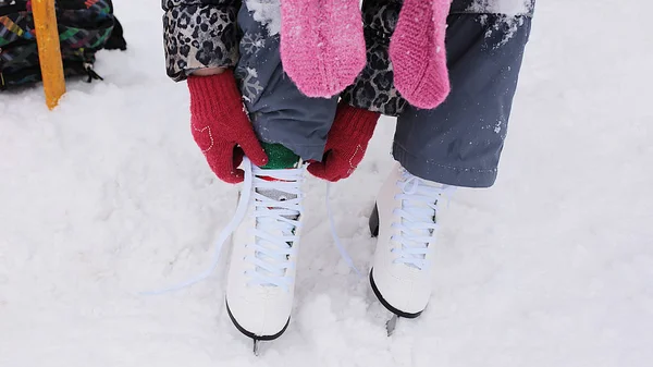 Wintersport Hintergrund Schlittschuhe Und Eis — Stockfoto