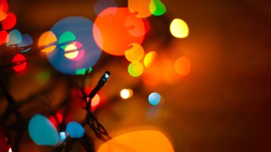 Çiçek ışıkları şenlik arkaplanını gölgeliyor