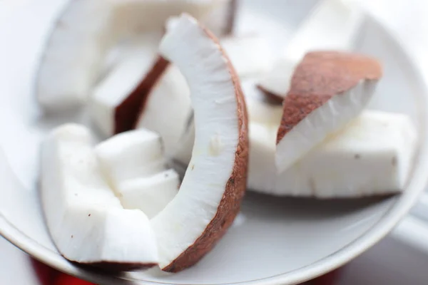 Scheiben Frische Saftige Kokosnuss — Stockfoto