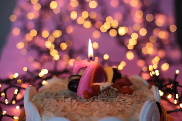 Brennende Kerze Kuchen — Stockfoto