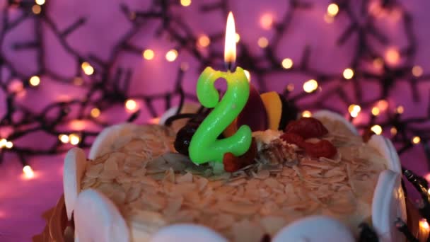 Κάψιμο Κερί Ένα Κέικ Εορταστική Φωτεινό Φόντο Γενεθλίων — Αρχείο Βίντεο