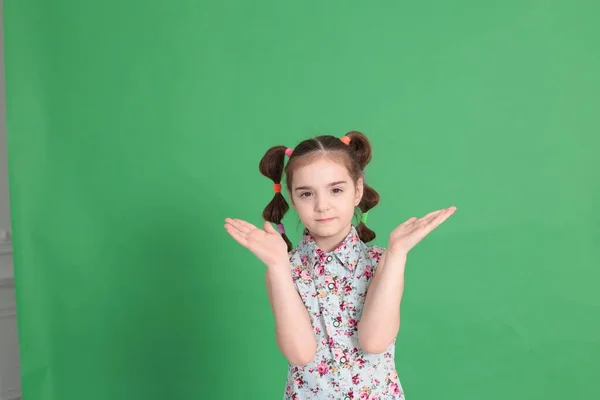 Sorrindo Menina Bonita Jovem Oito Anos Idade Excelente Humor Com — Fotografia de Stock