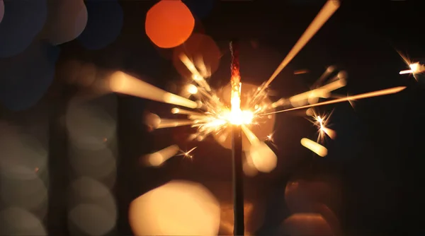 お祝いの燃焼輝くマクロ写真多色ボケガーランド ストック画像