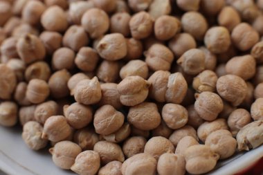 Baklagiller ailesinin nohut fotoğrafları, sağlıklı yiyeceklerin faydaları.