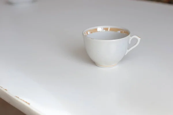 Чистая Посуда Ежедневного Использования Пустые Блюда Белом Фоне Стола — стоковое фото