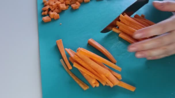 Cucinare Una Deliziosa Insalata Verdure Tagliare Cibi Freschi Succosi Crudi — Video Stock