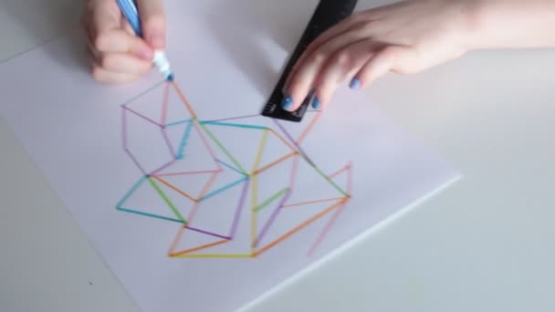 Desenhe Linhas Multicoloridas Linha Com Diferentes Canetas Feltro — Vídeo de Stock