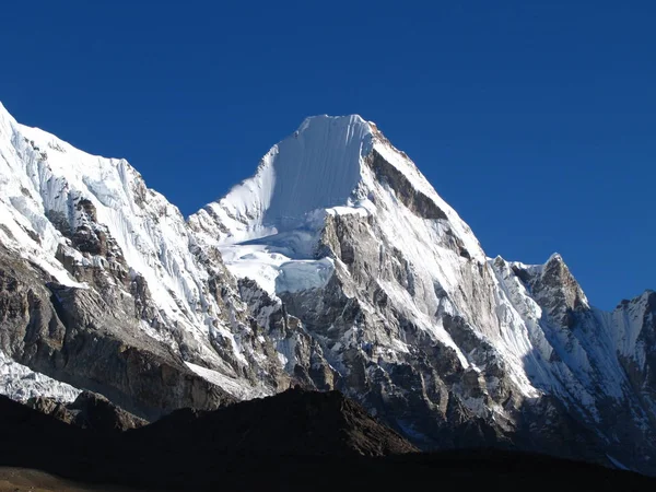A hegyvidéki ország Nepál utazás — Stock Fotó