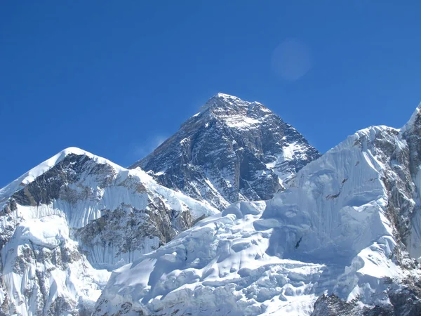 Nepal dağlık ülkesine yolculuk — Stok fotoğraf