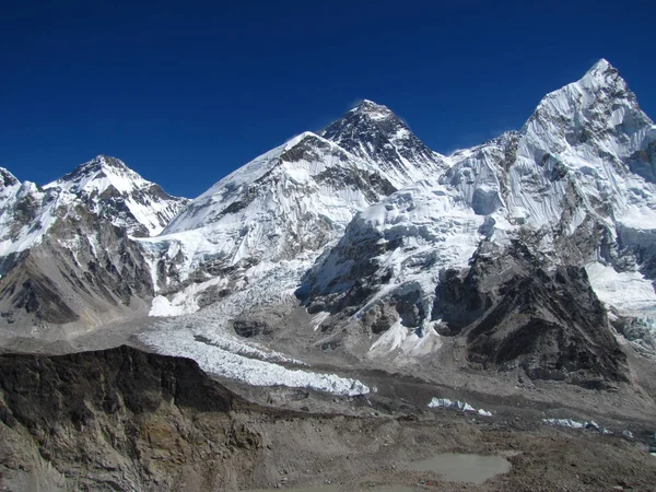 Viagem ao país montanhoso Nepal — Fotografia de Stock