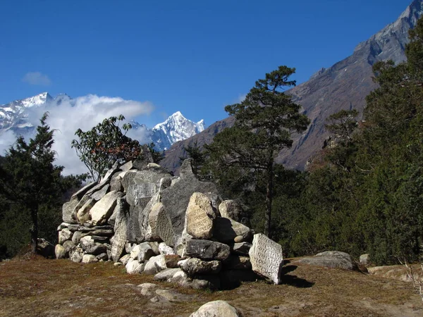 Nepal dağlık ülkesine yolculuk — Stok fotoğraf