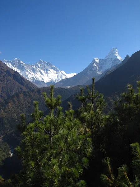 Bergs toppar i Himalaya — Stockfoto