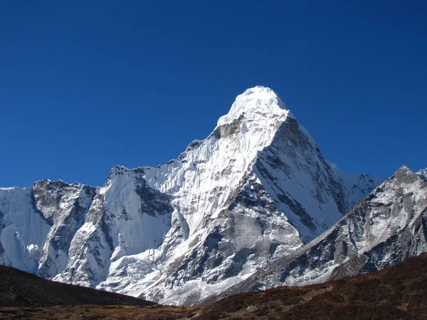 Vrchol Ama Dablam v Himalájích — Stock fotografie