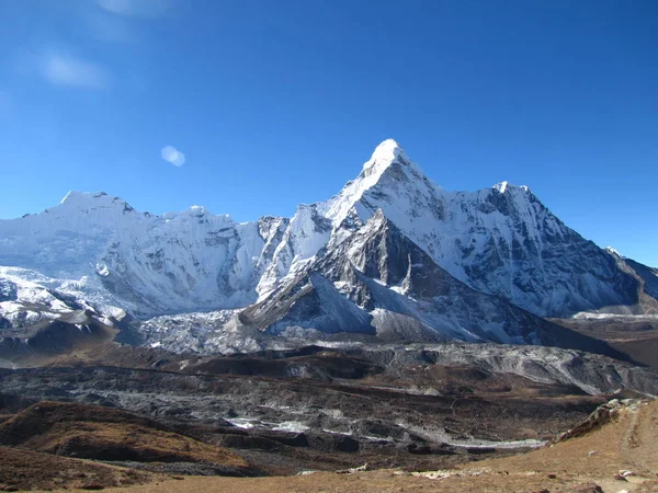 Vrchol Ama Dablam v Himalájích — Stock fotografie