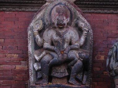 Kathmandu karanlık Tanrı heykeli 
