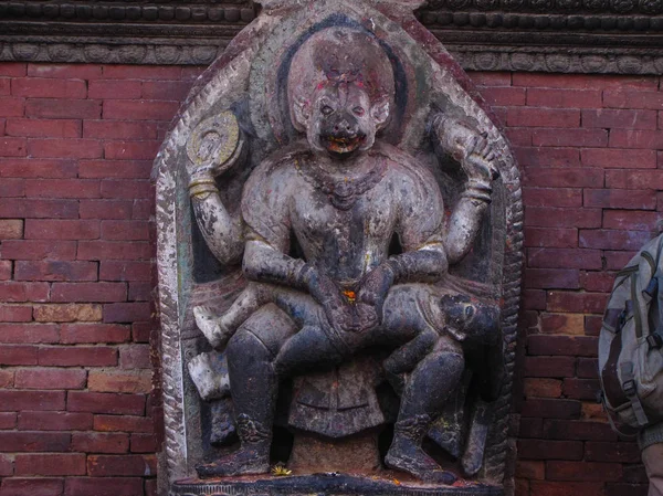 Statue du Dieu des ténèbres à Katmandou — Photo