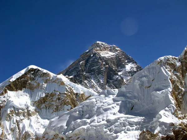 Szczyt w Himalajach Mount Everest — Zdjęcie stockowe